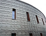 Außergewöhnliche Schindelfassade für Innovationszentrum in Franken