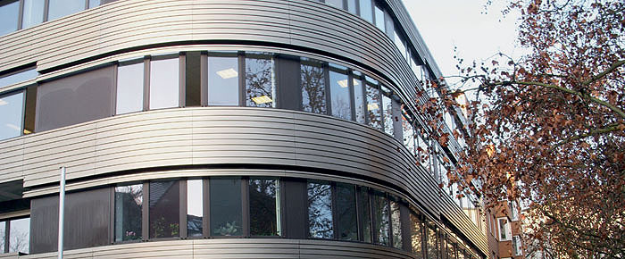 Metallfassade Oberschulzentrum KfZ-Technik Berlin, Deutschland